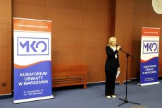 Obchody Dnia Edukacji Narodowej na Mazowszu - Warszawa Aula. Przemawia Aurelia Michałowska - Mazowiecki Kurator Oświaty. 
