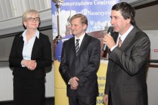 Dorota Skrzypek Mazowiecki Wicekurator Oświaty, Jarosław Zaroń Dyrektor Mazowieckiego Samorządowego Centrum Doskonalenia Nauczycieli oraz Maciej Borowiecki Wicedyrektor Ośrodka Edukacji Informatycznej i Zastosowań Komputerów w Warszawie