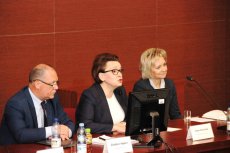 Od lewej: Zdzisław Sipiera Wojewoda Mazowiecki, Anna Zalewska Minister Edukacji Narodowej, Aurelia Michałowska Mazowiecki Kurator Oświaty, 