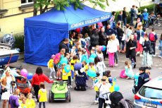 "Mali Bezpieczni" - piknik na dziedzińcu MUW 