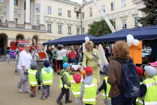 "Mali Bezpieczni" - piknik na dziedzińcu MUW 