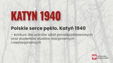  Plansza przedstawia napis na tle drzew brzozy, Katyń 1940 Polskie serce pękło. Katyń 1940 - konkurs dla uczniów szkół ponadpodstawowych oraz studentów studiów stacjonarnych i niestacjonarnych.