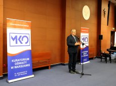 Obchody Dnia Edukacji Narodowej na Mazowszu - Warszawa Aula. Przemawia Wojciech Murdzek – Sekretarz Stanu w Ministerstwie Edukacji i Nauki. 