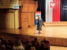 Dzień Edukacji Narodowej - Kuratorium Oświaty delegatura Radom Aula. Przemawia Aurelia Michałowska Mazowiecki Kurator Oświaty. 