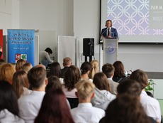 Rozpoczęcie roku szkolnego 2025/2026 Zespół Szkół nr 1 im. Melchiora Wańkowicza w Błoniu